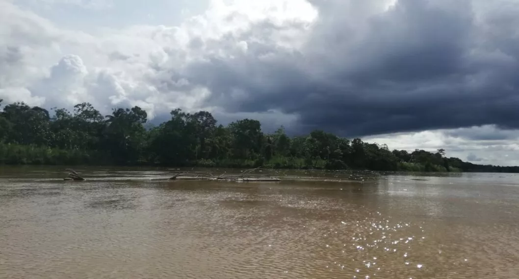 Río Atrato sigue afectado pese a sentencia que habla de su protección 