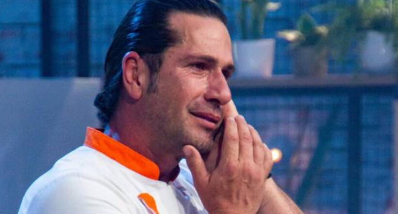 Carmen Villalobos lloró desconsolada al conocer que su gran amigo Gregorio Pernía quedó eliminado del programa 'Top chef VIP'. 