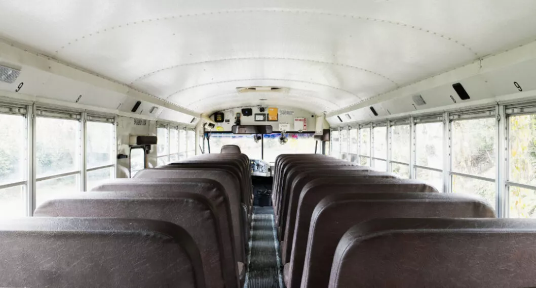 Bus escolar, con 22 estudiantes a bordo, causó grave accidente en Antioquia