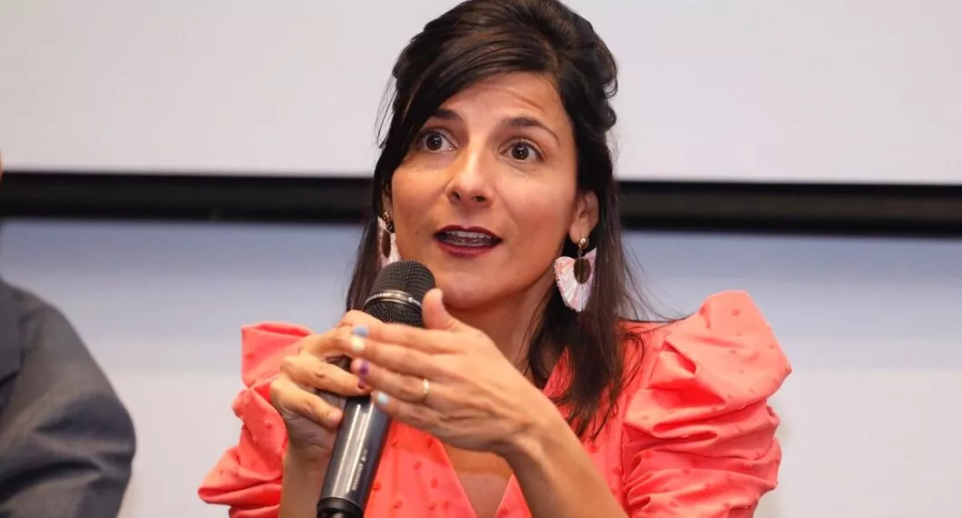 Irene Vélez, ministra de Minas, que dice representar a campesinos, indígenas y afros.