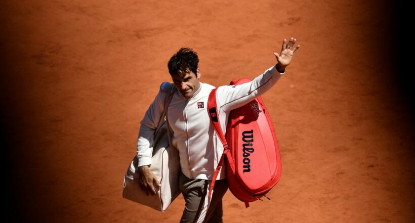 Varios fanáticos de Roger Federer mostraron su tristeza por el anuncio del deportista de retirarse del tenis, después de 21 años de carrera deportiva. 