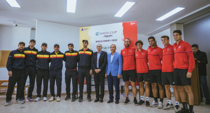 Imagen de los jugadores de la Copa Davis de Colombia y Turquía, a propósito de Nicolás Mejía empieza la serie este sábado