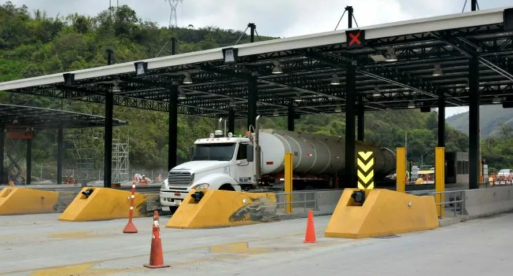 Gobierno de Colombia reduce en 50% peaje ubicado en vía La Calera