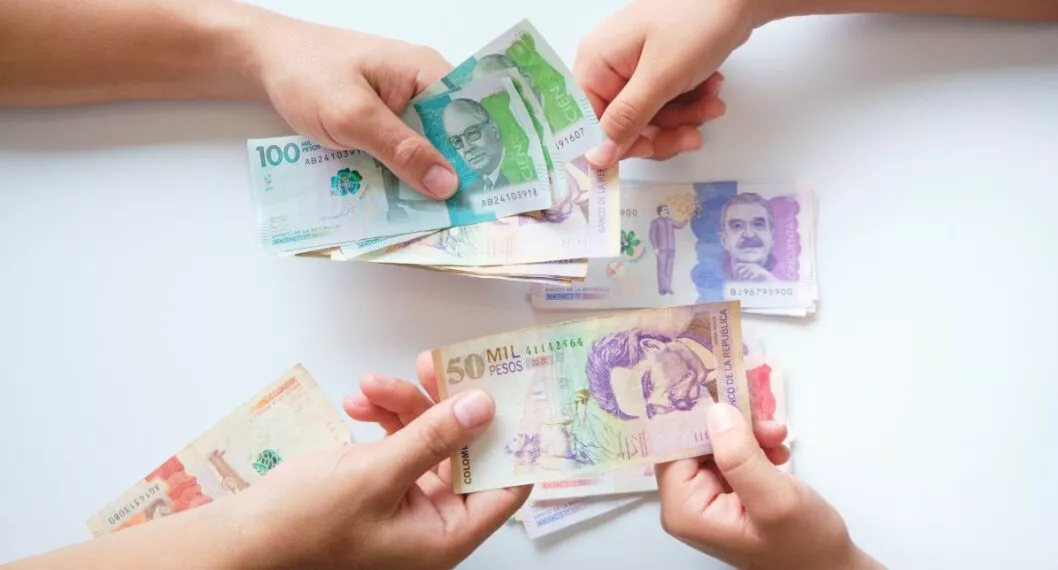 Los sueldos que reciben los profesionales en Colombia podrían mejorar. Proyecto de ley busca que tengan un salario mínimo de 3 millones de pesos.
