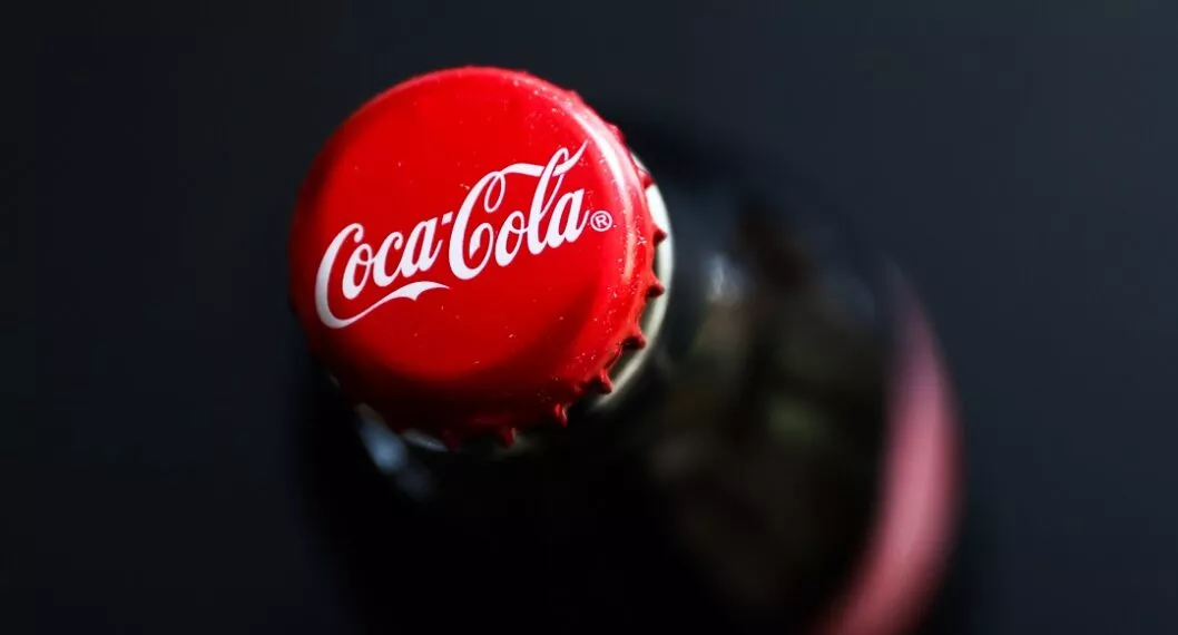 Coca-Cola, Johnnie Walker, Martini y marcas que cambian por Isabel II
