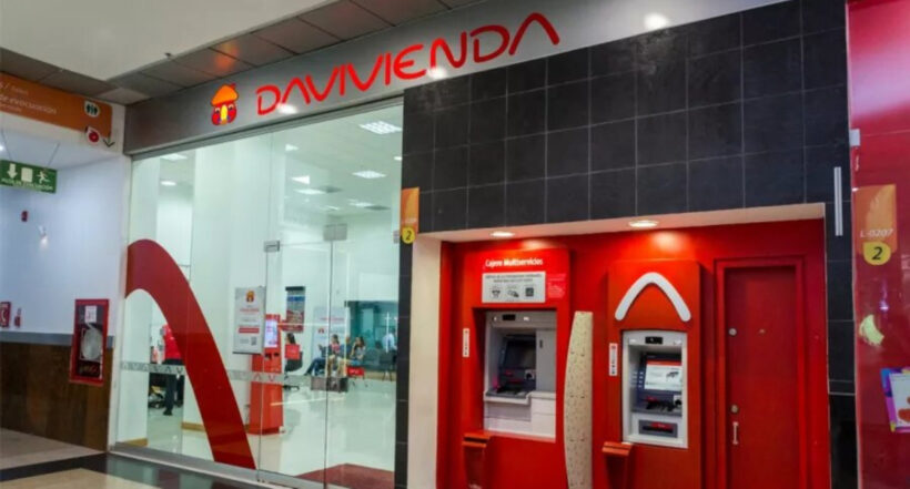 Foto del banco Davivienda, a propósito del joven en Barranquilla que recibió por error 9 millones de pesos de un cajero.