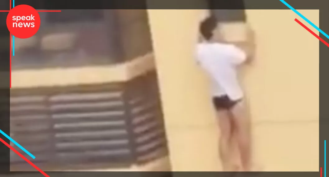 Video de hombre en ventana de edificio para que no descubrieran infidelidad