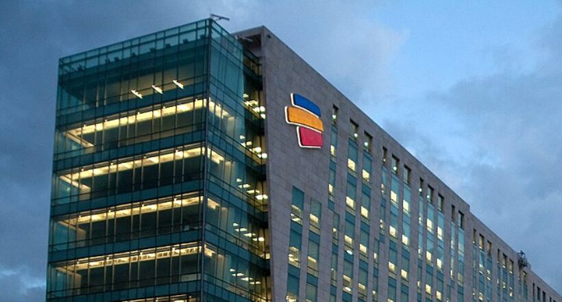 Edificio de Bancolombia en Medellín ilustra nota sobre sanción que recibió