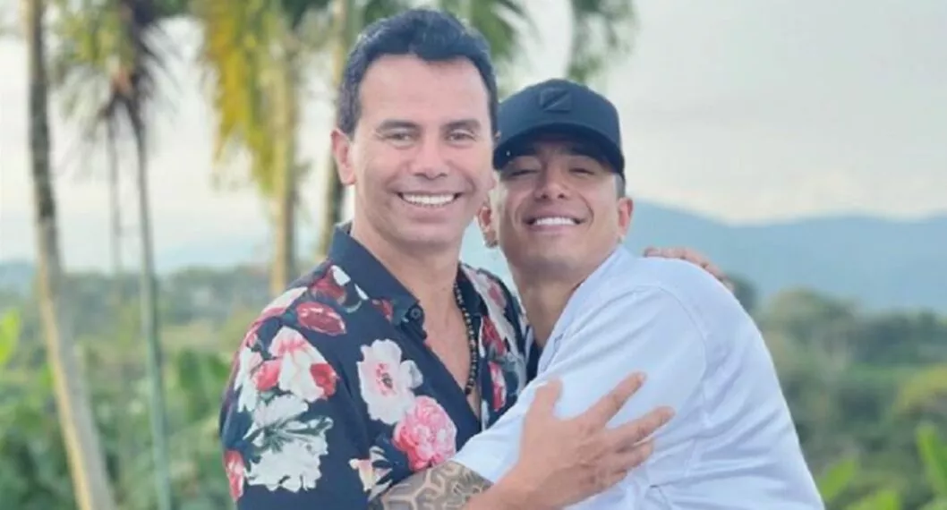 El cantante Jhonny Rivera compartió un video en Instagram de la sorpresa que le dio a su hijo Andy Rivera en un concierto.