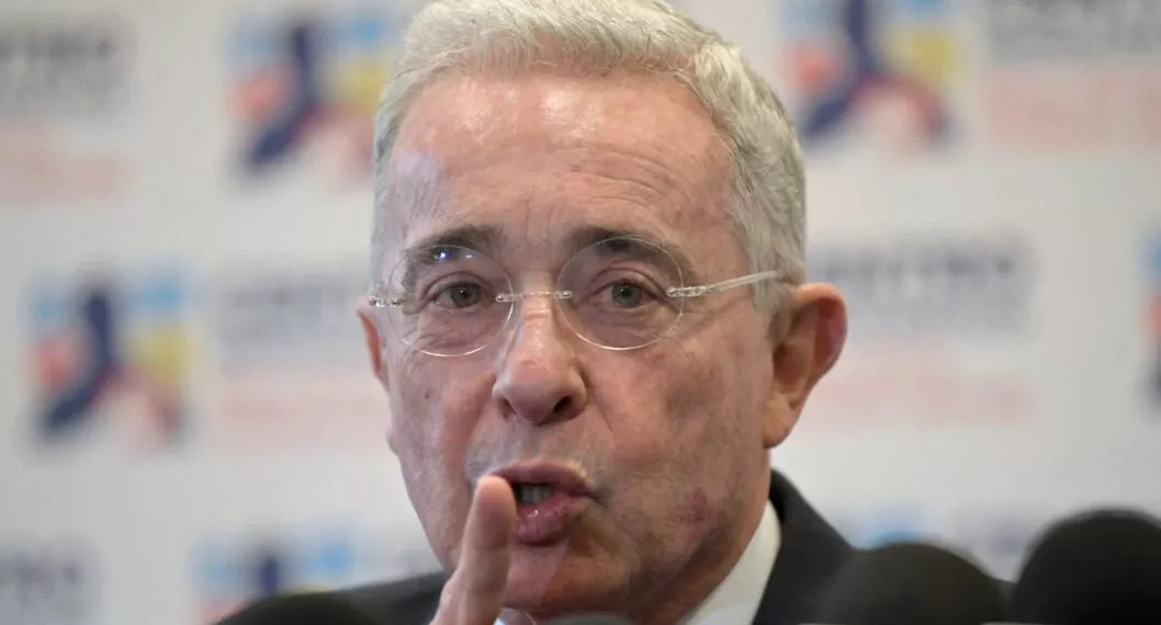 El expresidente Álvaro Uribe expresó que confía en que Gustavo Petro pueda brindar confianza a todos los colombianos.