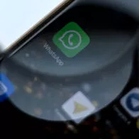 WhatsApp presentó algunas fallas en la plataforma. Algunos móviles han sido controlados a distancia. 