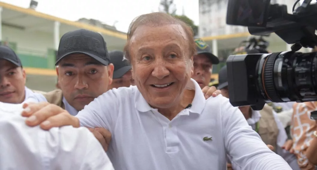 Rodolfo Hernández fue acusado por el alcalde de Bucaramanga, Juan Carlos Cárdenas; un millonario contrato, la causa.
