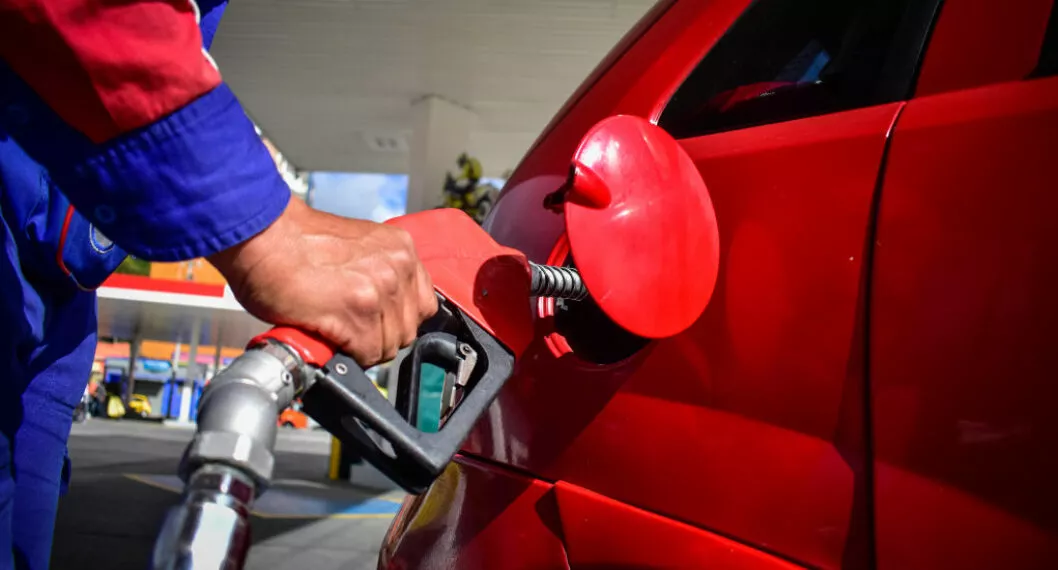 La gasolina sube desde este sábado primero de octubre en Colombia.