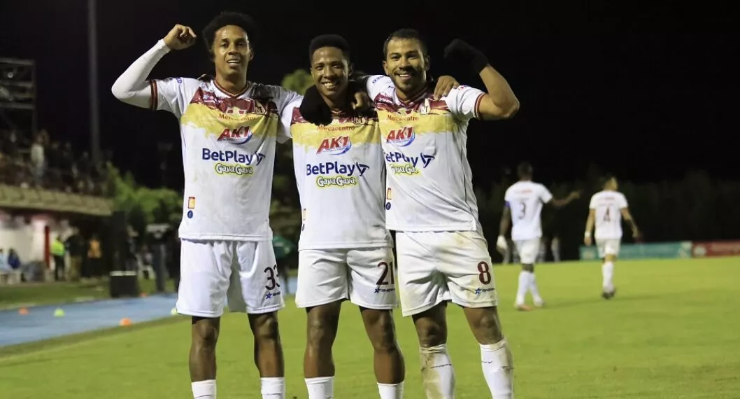 Imagen de los jugadores de Tolima, que necesita ganar los cinco partidos que quedan para clasificar a los ocho