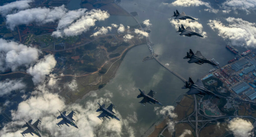 Aviones de guerra de Corea del Sur y Estados Unidos siguen en alerta tras lanzamiento de misiles de Corea del Norte hacia Japón.
