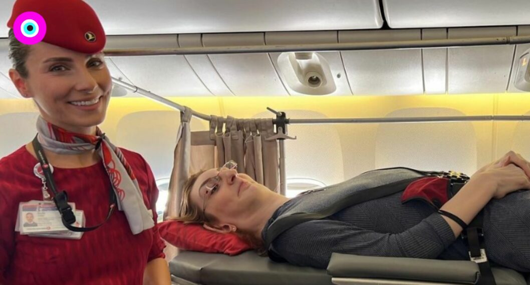 Imagen de la mujer más alta del mundo, a propósito de Cuánto mide la mujer más alta del mundo, que se montó por primera vez a un avión