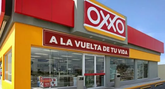 Foto de una tienda Oxxo a propósito de quiénes son sus dueños