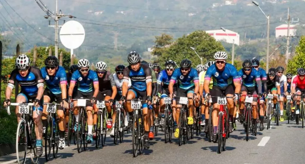 Imagen de ciclístas, a propósito de cuáles son los cierres viales por clásico El Colombiano en Antioquia el domingo