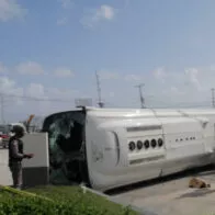 Siete colombianos resultaron heridos por un grave accidente de tránsito que se presentó en Punta Cana con un bus de turistas. 