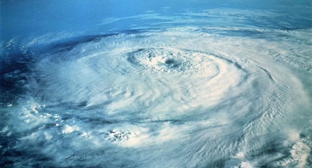 Huracán. Nota sobre qué es un huracán, cómo se forma y por qué el ciclón  está amenazando a Colombia.