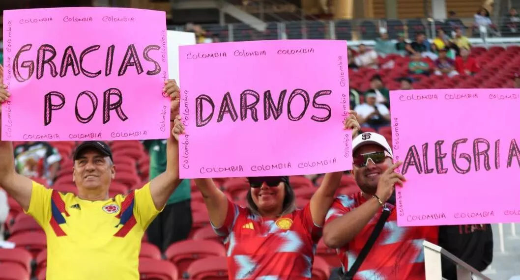 Foto hinchas colombianos, en nota de fútbol colombiano: cambio que buscarían en Congreso y que Win Sports mira atento.