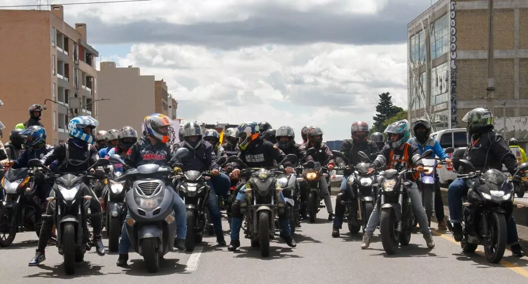 Protestas motos hoy en Bogotá: Néstor Morales se burla de un motero