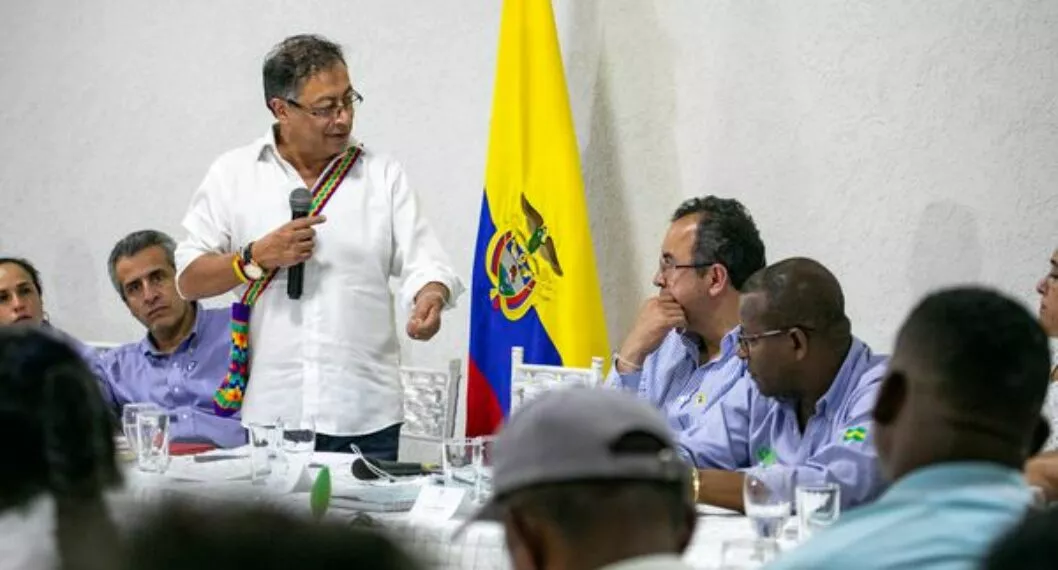 El presidente Gustavo Petro habla de inflación con los 43 Consejos Comunitarios en Santander de Quilichao e insiste en compra de tierras a Fedegán.