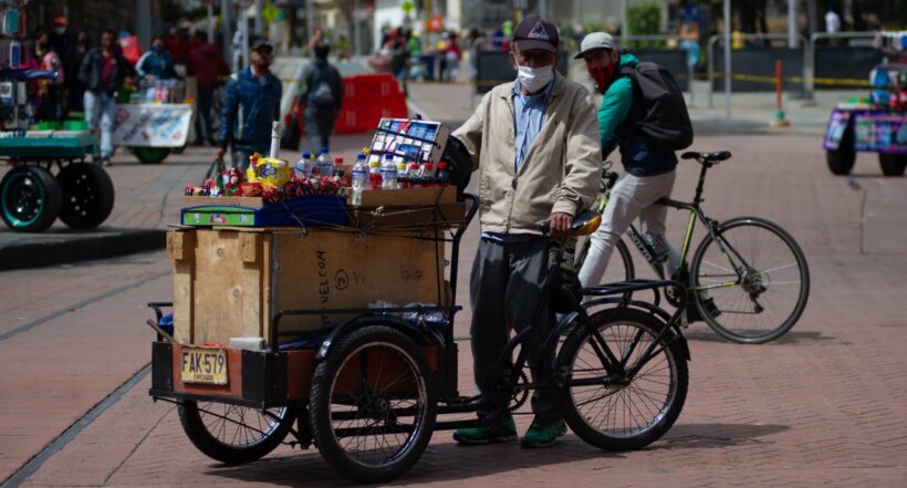 A vendedores informales les estarían cobrando hasta cinco millones de pesos por trabajar en Bogotá.