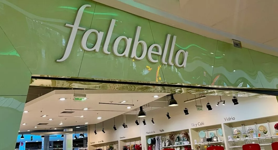 Falabella evalúa cerrar tiendas en Chile, Colombia y Perú