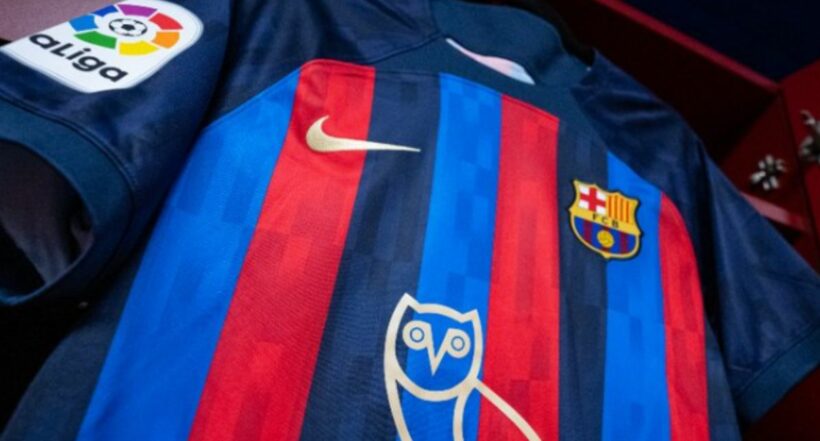 Imagen de la camiseta de Barcelona, ya que usará logo de Drake para partido contra Real Madrid del domingo