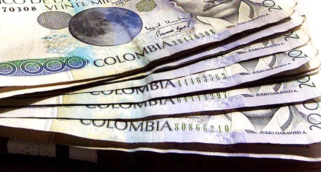 Dinero: aumento de salario mínimo en Colombia de 2023 ya tiene propuesta de empresarios.