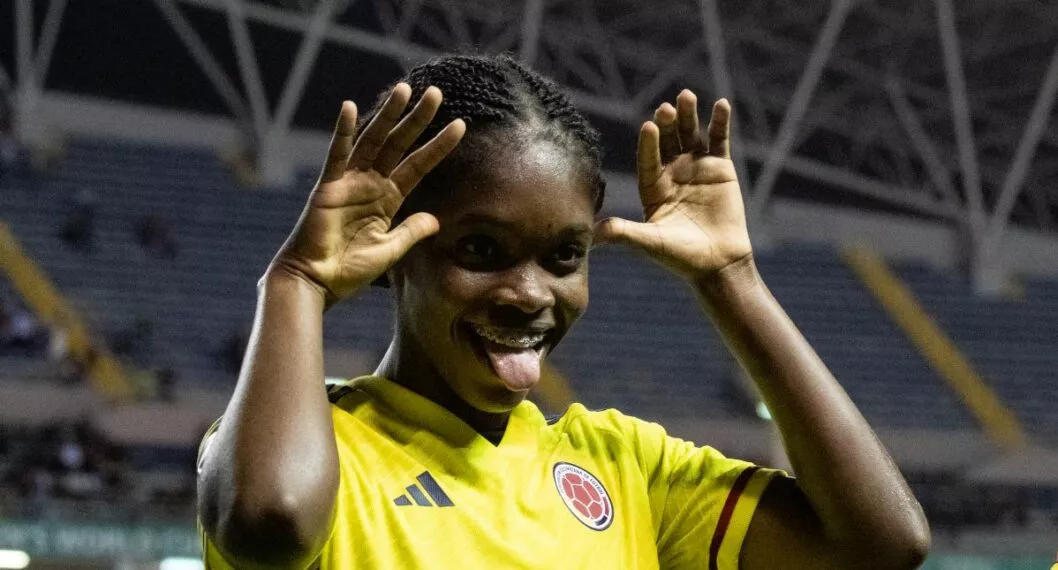 Linda Caicedo celebrando ilustra nota sobre victoria de Colombia en el Mundial Sub-17