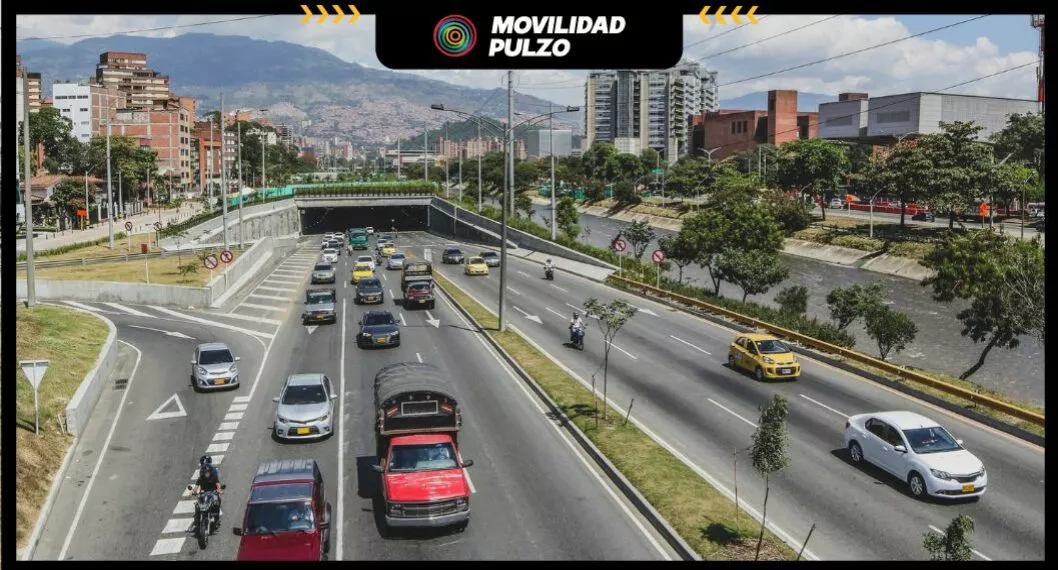Imagen del tránsito, a propósito del pico y placa en Medellín hoy martes 18 de octubre con vías exentas a la medida