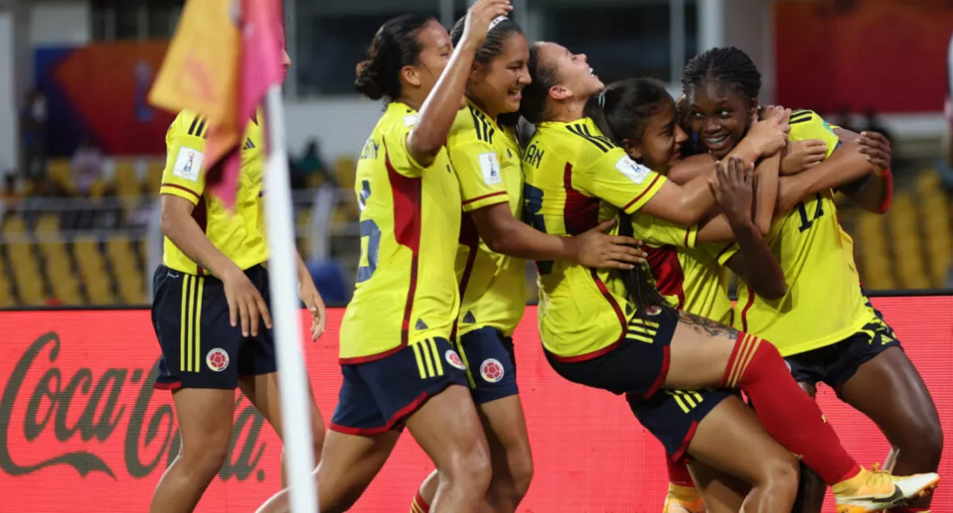Foto de la celebración de la Selección Colombia Femenina en el Mundial de la India.
