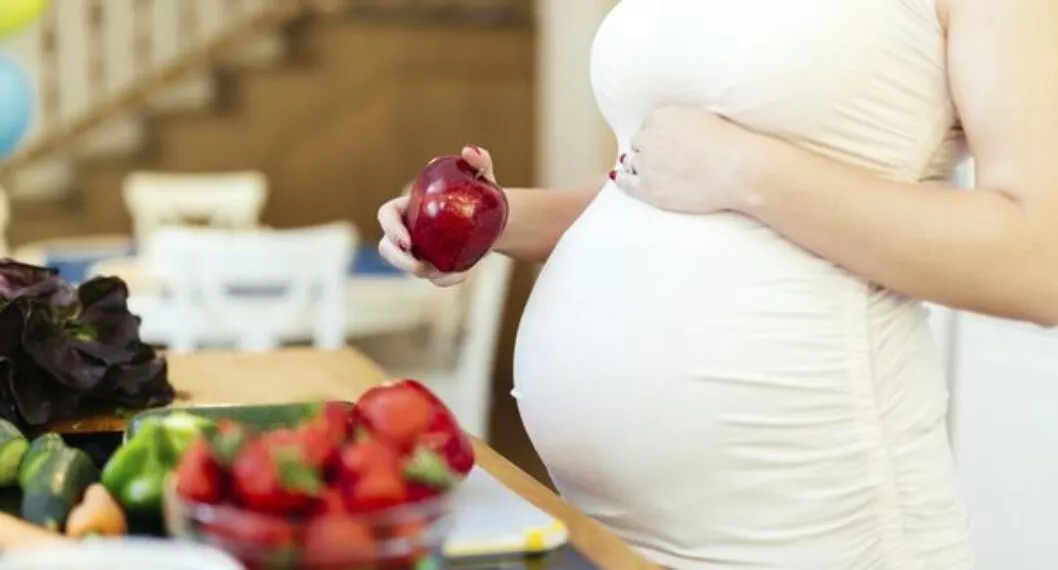 El consumo de alimentos procesados en el embarazo afecta el lenguaje del niño