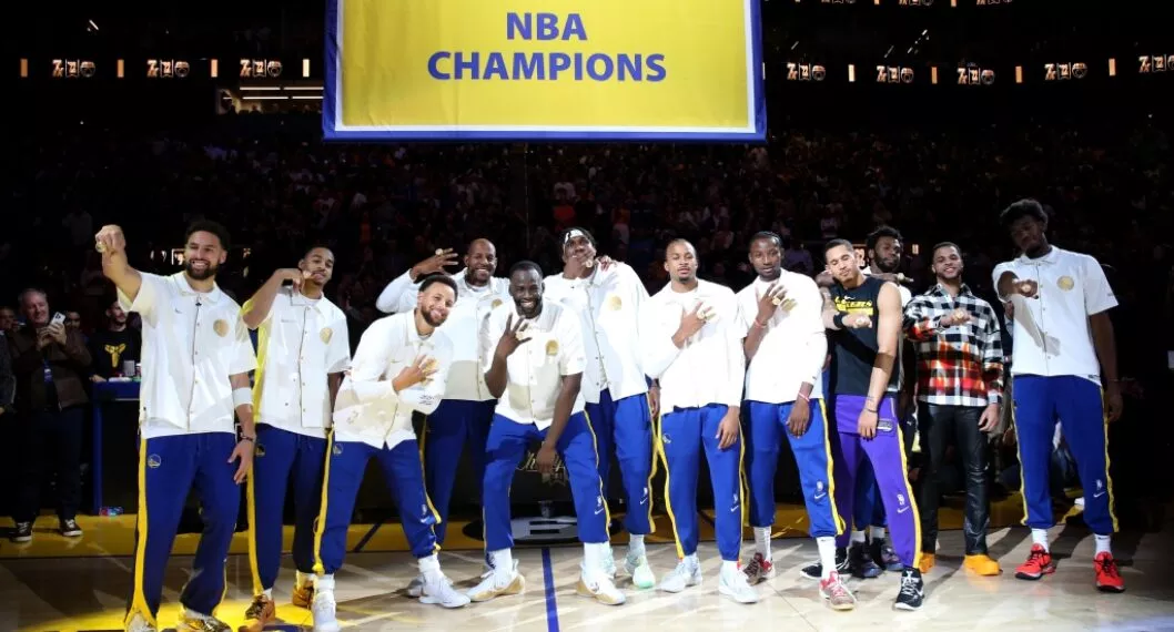 Imagen de los jugadores de la NBA, ya que Golden State Warrios atendió a los Lakers de LeBron James