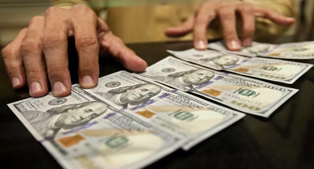 Imagen de dólares, a propósito del Dólar hoy Colombia: departamentos que se han visto beneficiados con el dólar