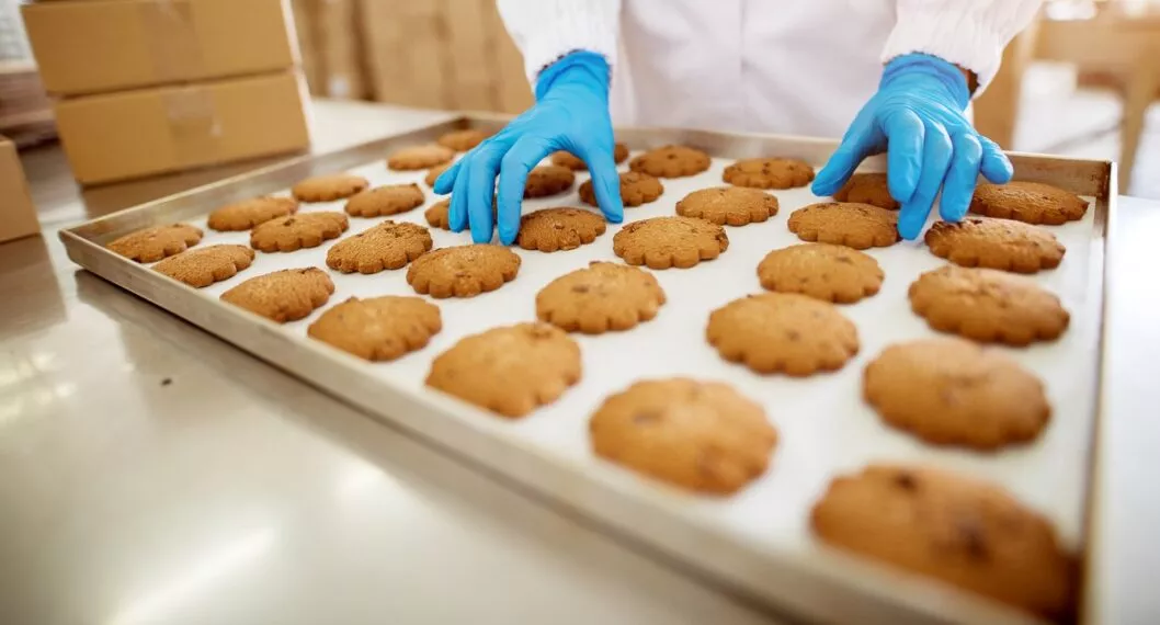 La Agencia Pública de Empleo Sena lanzó oferta laboral en Toronto, Canadá, para trabajar en fábrica de galletas: ofrecen contrato fijo. 