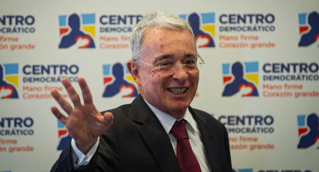 Álvaro Uribe, expresidente del que confirmaron si será candidato en elecciones de 2023, pues quiere recuperar el poder de Centro Democrático en el país.