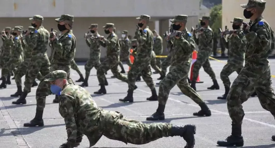 Tumbaron artículo que eliminaba servicio militar obligatorio en Colombia