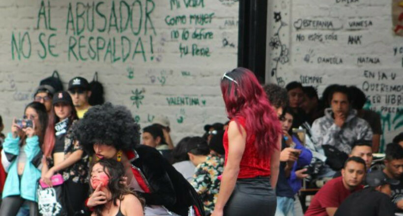  Estudiantes de Artes rechazaron los actos de abuso sexual con presentaciones culturales y protesta pacífica