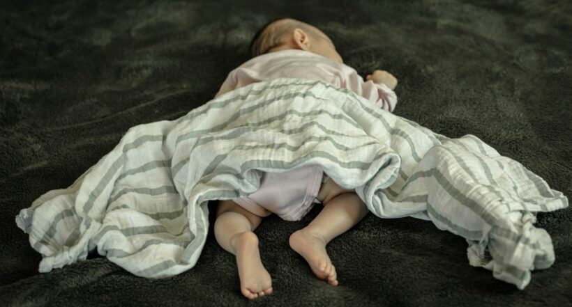 Imagen de un menor, a propósito del caso en Antioquia, donde bebé fue encontrado muerto en La Estrella. Investigan a los padres