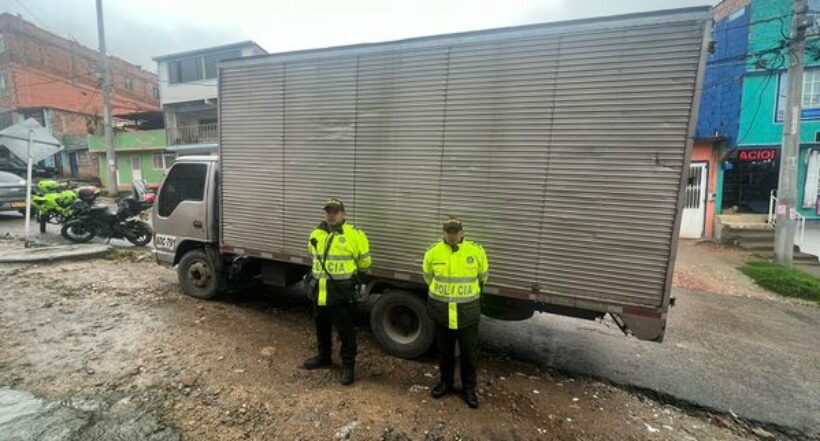 Bogotá: en Ciudad Bolívar recuperaron dos vehículos robados Engativá y Facatativá