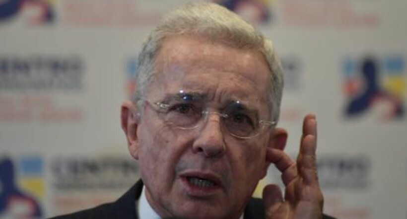 Caso Uribe: Fiscalía escuchó a su manera grabación comprometedora