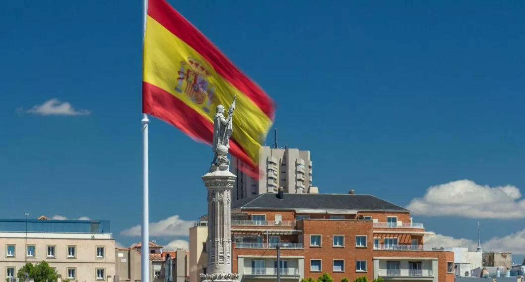 Empresa Telefónica ofrece empleo a 250 ingenieros, técnicos y desarrolladores, en España. Colombianos pueden aplicar.