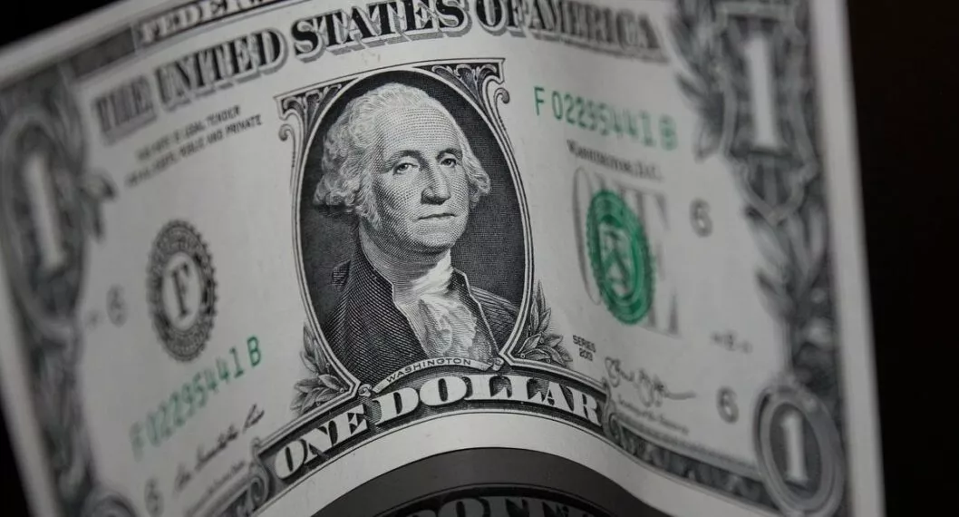 Dólar hoy: razones por las que llegó el dólar a 5.000 pesos en Colombia.  En las más recientes sesiones ha subido cerca de 500 pesos.