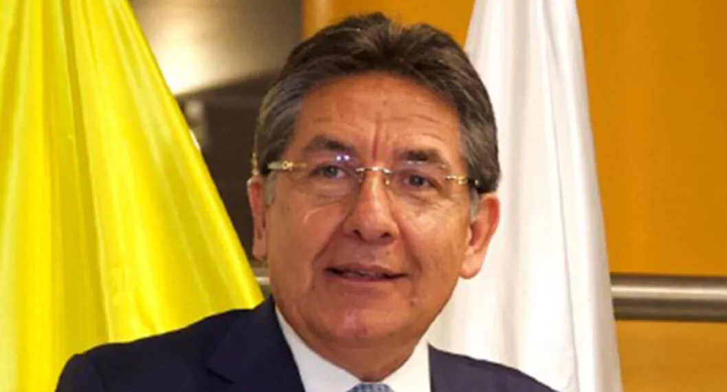 Néstor Humberto Martínez demandó a la senadora Angélica Lozano quien lo insultó diciéndole tramposo