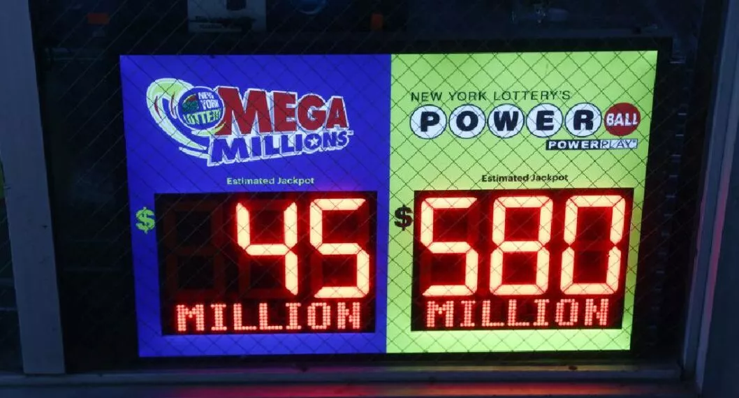 Foto de tablero de loterías Powerball de Estados Unidos