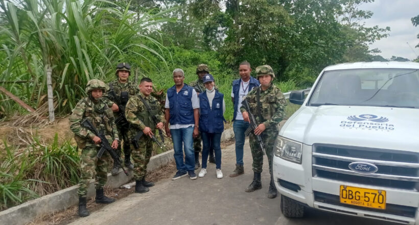 Foto de algunos militares que fueron liberados en Tumaco este viernes.