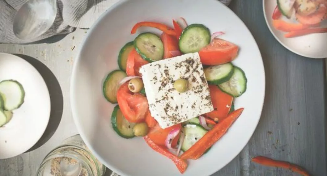 Receta: el paso a paso de una apetitosa ensalada griega